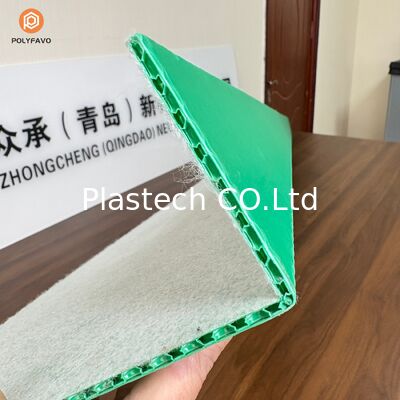 Pelindung Ramp Tangga Sarang Lebah 5mm dengan Permukaan Felt untuk Penutup Tepi Tangga Gudang Pabrik Papan Lipat Satu Potong